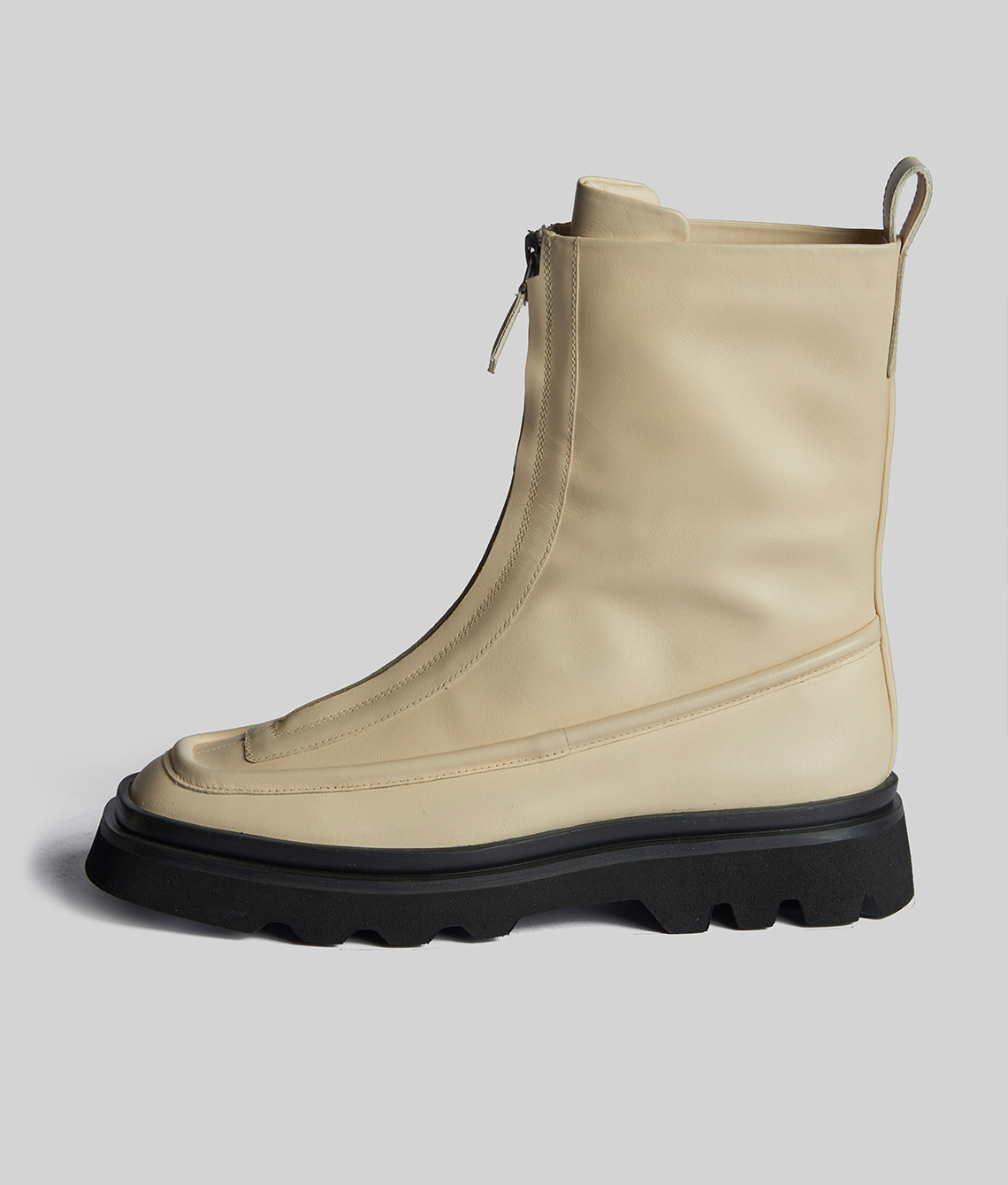32779 / Cleated Front Zip Boot