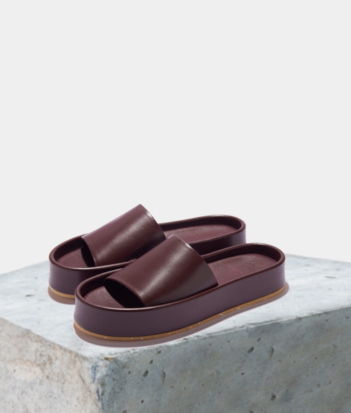 32496/ Leather Pool Slide Sandal