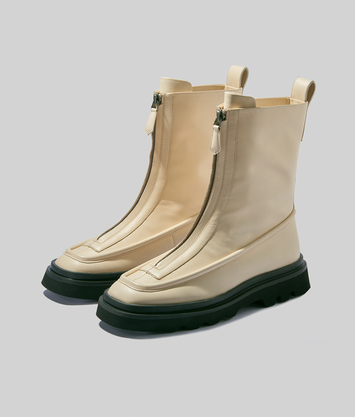32779 / Cleated Front Zip Boot